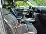 Used 2022 Ford Explorer XLT w/ Equipment Group 202A image 5