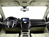Used 2013 Chrysler Town & Country Touring image 5