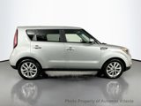 Used 2019 Kia Soul + image 4