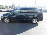 Used 2021 Chrysler Pacifica Touring-L image 5