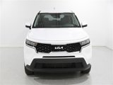 Used 2023 Kia Sorento LX image 2