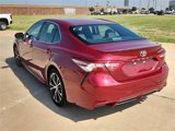 Used 2018 Toyota Camry SE image 3