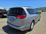 Used 2020 Chrysler Pacifica Touring-L image 5