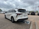 Used 2021 Toyota Sienna XLE image 3