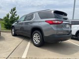 Used 2020 Chevrolet Traverse LT image 2