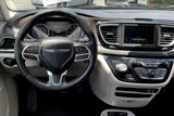 Used 2019 Chrysler Pacifica Touring-L image 5