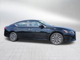 Used 2024 Nissan Altima 2.5 SV image 2