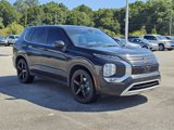 Used 2024 Mitsubishi Outlander SE image 3