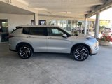 Used 2022 Mitsubishi Outlander ES image 2