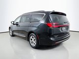 Used 2023 Chrysler Pacifica Limited image 5