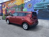Used 2022 Kia Soul LX image 3