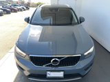 Used 2022 Volvo XC40 T4 Momentum image 3