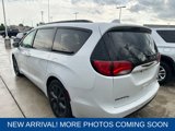 Used 2018 Chrysler Pacifica Touring-L Plus w/ S Appearance Package image 2