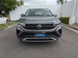 Used 2024 Volkswagen Taos SE image 2