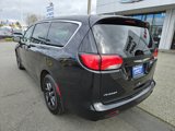 Used 2022 Chrysler Voyager LX image 3