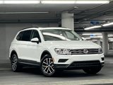 Used 2021 Volkswagen Tiguan SE w/ Panoramic Sunroof Package image 2