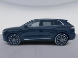 Used 2022 Lincoln Nautilus Reserve image 4