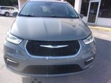 Used 2022 Chrysler Pacifica Touring-L image 2