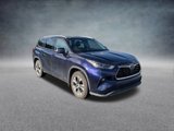 Used 2022 Toyota Highlander XLE image 2
