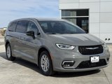 New 2025 Chrysler Pacifica Select image 2