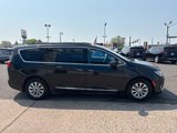 Used 2017 Chrysler Pacifica Touring-L image 5