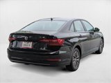 Used 2019 Volkswagen Jetta SE image 2
