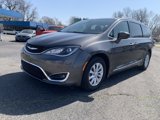 Used 2019 Chrysler Pacifica Touring-L image 3