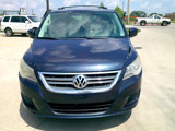 Used 2009 Volkswagen Routan SE image 3