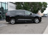 Used 2020 Chrysler Pacifica Touring-L w/ Tire & Wheel Group image 5