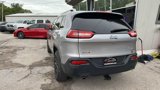Used 2018 Jeep Cherokee Latitude w/ Cold Weather Group image 3