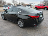 Used 2024 Nissan Altima 2.5 SV image 4