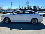 Used 2017 Ford Fusion SE w/ Fusion SE Technology Package image 4