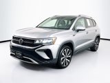 Used 2024 Volkswagen Taos SE image 3
