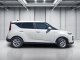 Certified 2022 Kia Soul LX w/ Technology Package image 3