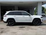 Used 2023 Jeep Grand Cherokee Altitude image 2