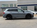 Used 2022 Volkswagen Tiguan SE R-Line image 3