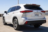 Used 2023 Toyota Highlander XLE image 6
