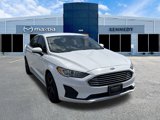 Used 2019 Ford Fusion SE image 1