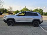 Used 2019 Jeep Cherokee Trailhawk image 4