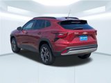Used 2025 Chevrolet Trax LT w/ Sunroof Package image 4