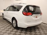 Used 2018 Chrysler Pacifica Touring-L image 3