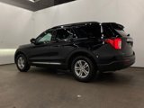 Certified 2021 Ford Explorer XLT image 3