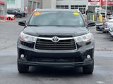 Certified 2015 Toyota Highlander XLE image 2
