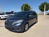 Used 2017 Toyota Sienna XLE image 3