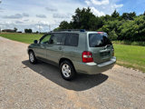 Used 2005 Toyota Highlander 2WD w/ 3rd Row image 4