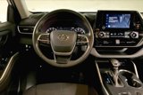 Used 2023 Toyota Highlander LE image 5