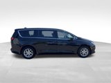Used 2023 Chrysler Voyager LX image 3