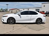 Used 2020 Toyota Camry image 2