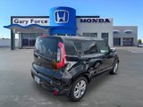 Used 2016 Kia Soul + image 2
