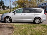 Used 2022 Chrysler Pacifica Touring-L image 3